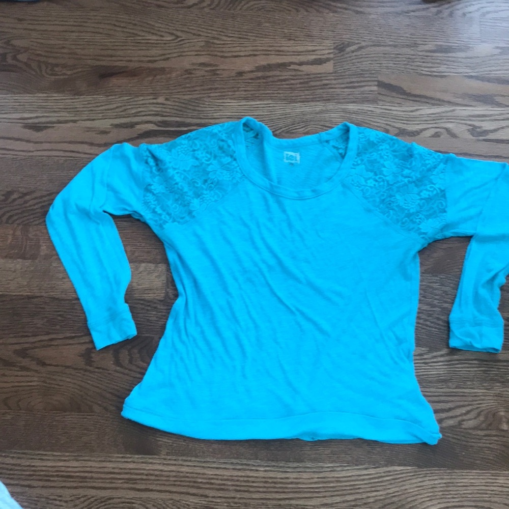 Turquoise knit top